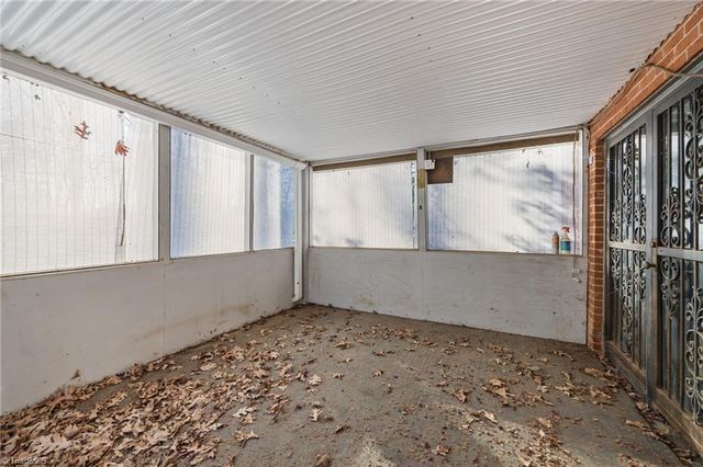 3742 Crosland Road, Winston-salem, NC 27106