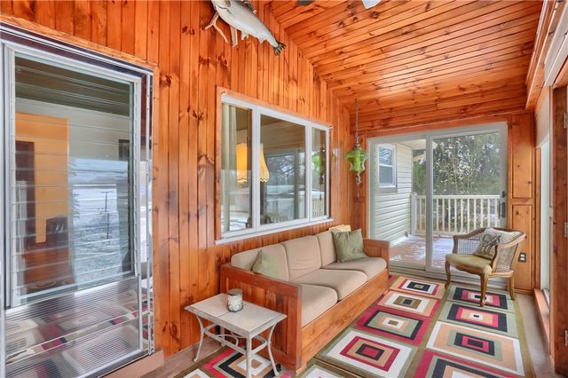 955 Woodside Ave, Ellwood City, PA 16117