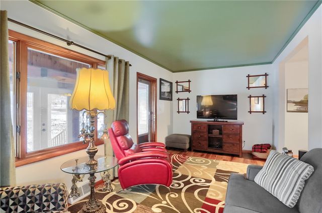 955 Woodside Ave, Ellwood City, PA 16117