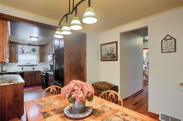 955 Woodside Ave, Ellwood City, PA 16117