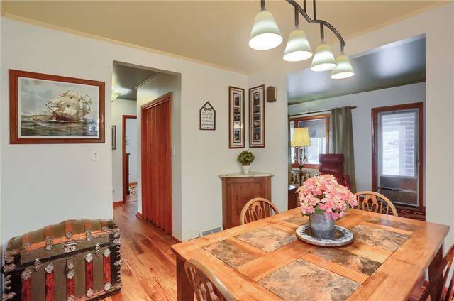 955 Woodside Ave, Ellwood City, PA 16117