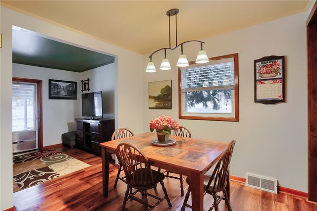 955 Woodside Ave, Ellwood City, PA 16117