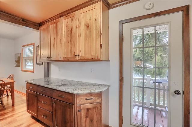 955 Woodside Ave, Ellwood City, PA 16117