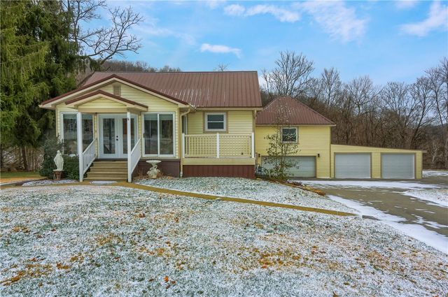 955 Woodside Ave, Ellwood City, PA 16117