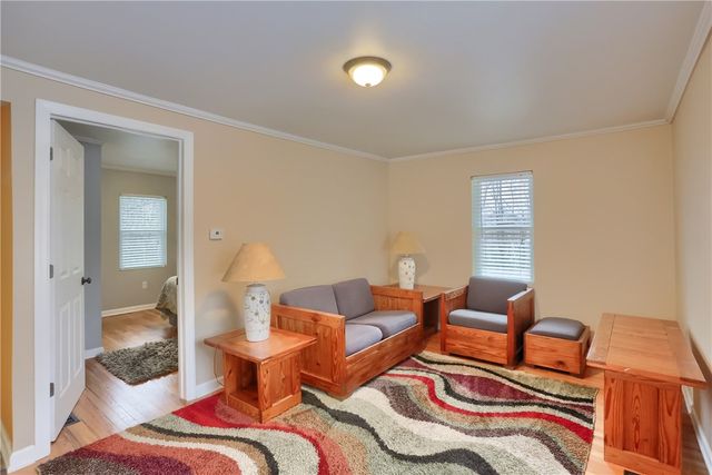 955 Woodside Ave, Ellwood City, PA 16117