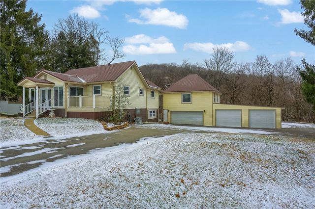 955 Woodside Ave, Ellwood City, PA 16117