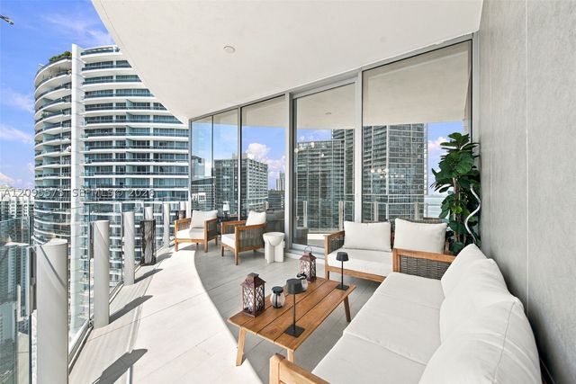 300 Biscayne Boulevard Way 4007W, Miami, FL 33131