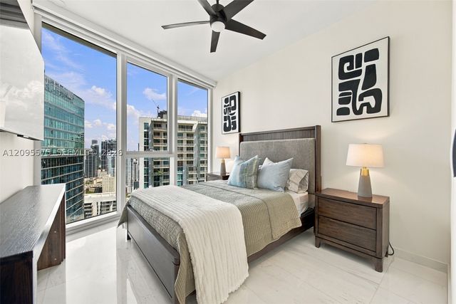 300 Biscayne Boulevard Way 4007W, Miami, FL 33131
