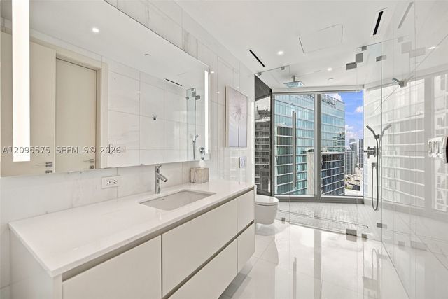 300 Biscayne Boulevard Way 4007W, Miami, FL 33131