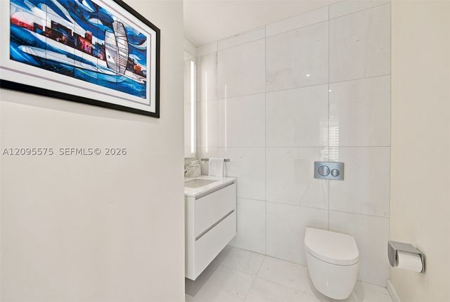 300 Biscayne Boulevard Way 4007W, Miami, FL 33131