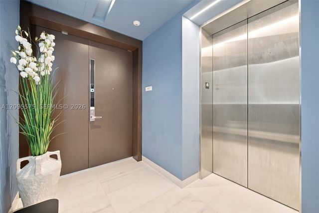 300 Biscayne Boulevard Way 4007W, Miami, FL 33131