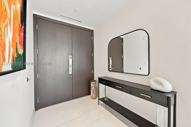 300 Biscayne Boulevard Way 4007W, Miami, FL 33131