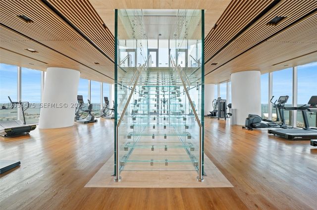 300 Biscayne Boulevard Way 4007W, Miami, FL 33131