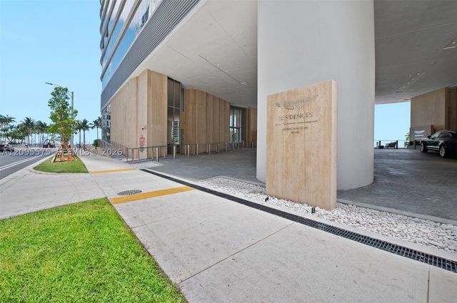 300 Biscayne Boulevard Way 4007W, Miami, FL 33131