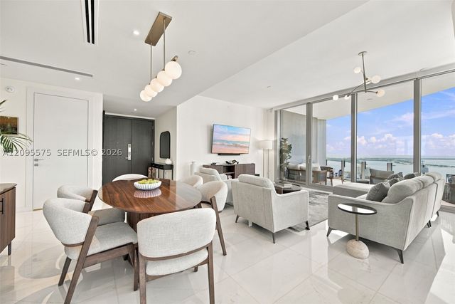 300 Biscayne Boulevard Way 4007W, Miami, FL 33131