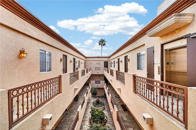 1444 S Point View Street PH 307, Los Angeles, CA 90035