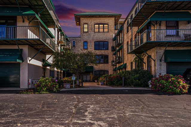 110 N Harbor Drive 304, Grand Haven City, MI 49417