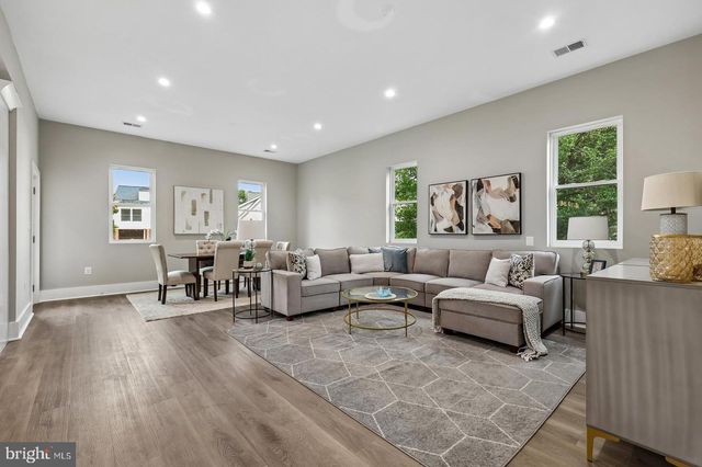735 N GEORGE MASON DR, Arlington, VA 22203
