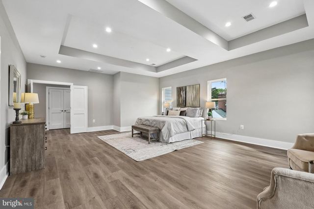 735 N GEORGE MASON DR, Arlington, VA 22203