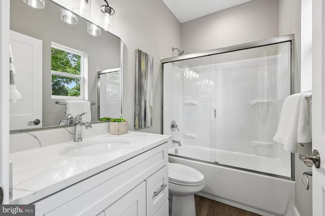735 N GEORGE MASON DR, Arlington, VA 22203