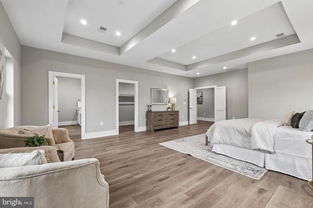 735 N GEORGE MASON DR, Arlington, VA 22203