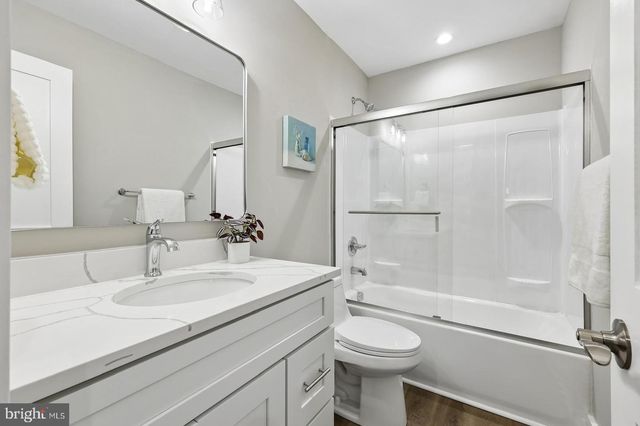 735 N GEORGE MASON DR, Arlington, VA 22203