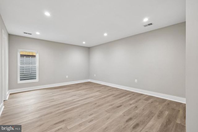 735 N GEORGE MASON DR, Arlington, VA 22203