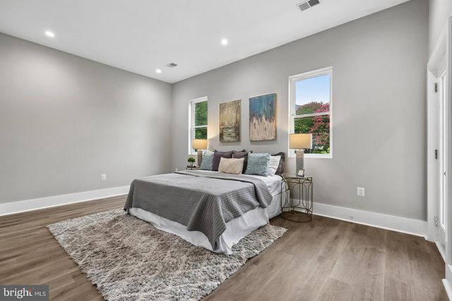 735 N GEORGE MASON DR, Arlington, VA 22203