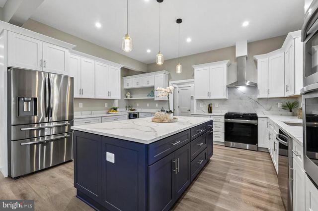 735 N GEORGE MASON DR, Arlington, VA 22203