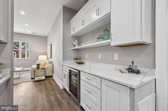 735 N GEORGE MASON DR, Arlington, VA 22203