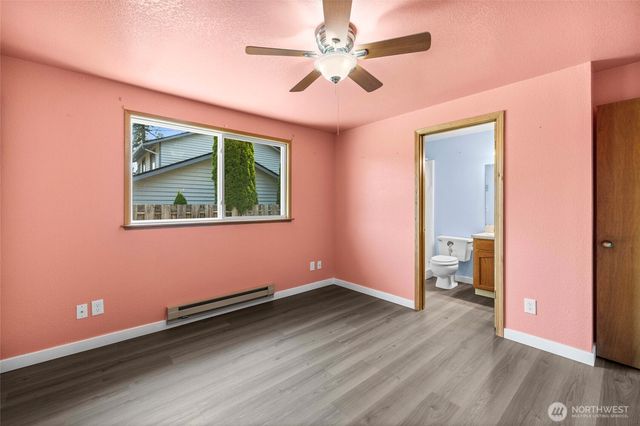 1961 NE 9th Avenue, Oak Harbor, WA 98277