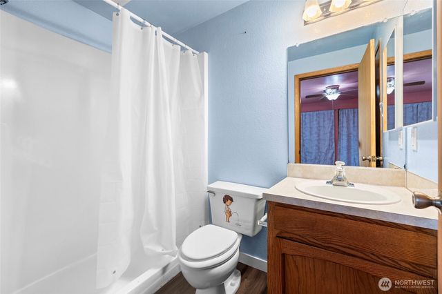 1961 NE 9th Avenue, Oak Harbor, WA 98277