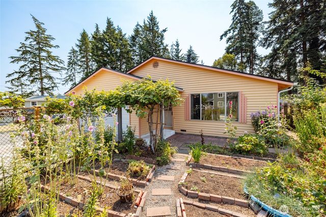 1961 NE 9th Avenue, Oak Harbor, WA 98277