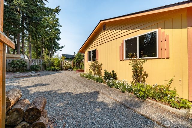 1961 NE 9th Avenue, Oak Harbor, WA 98277