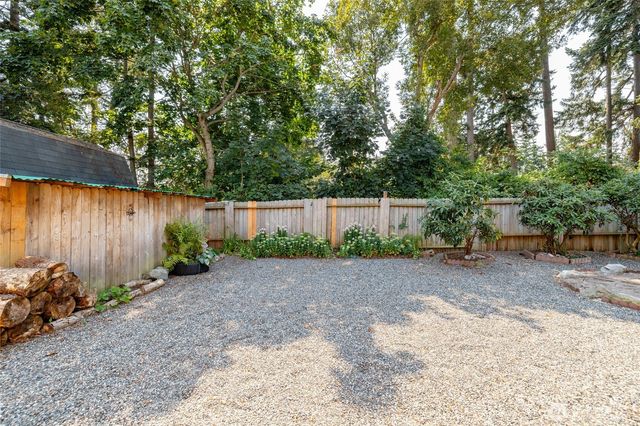 1961 NE 9th Avenue, Oak Harbor, WA 98277