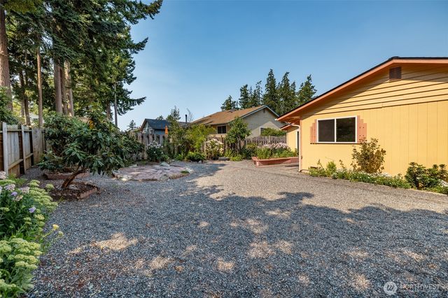 1961 NE 9th Avenue, Oak Harbor, WA 98277
