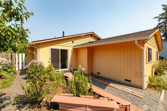 1961 NE 9th Avenue, Oak Harbor, WA 98277