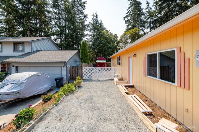 1961 NE 9th Avenue, Oak Harbor, WA 98277
