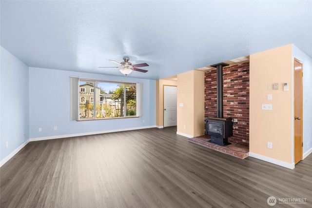 1961 NE 9th Avenue, Oak Harbor, WA 98277