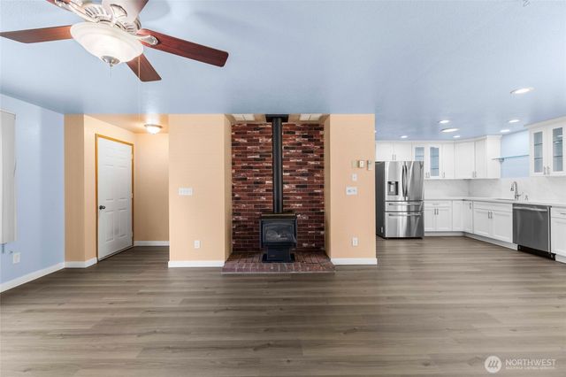 1961 NE 9th Avenue, Oak Harbor, WA 98277