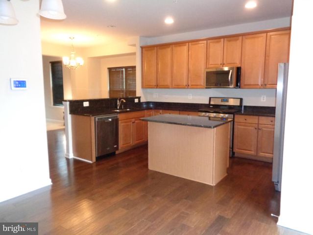528 VICTORIANNA DR, Capitol Heights, MD 20743