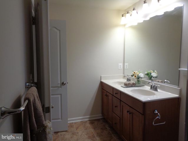 528 VICTORIANNA DR, Capitol Heights, MD 20743