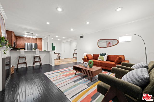 950 N Kings Road 160, West Hollywood, CA 90069