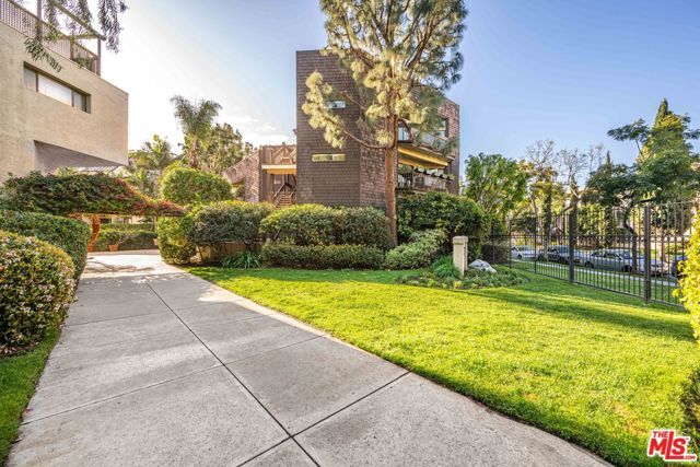 950 N Kings Road 160, West Hollywood, CA 90069