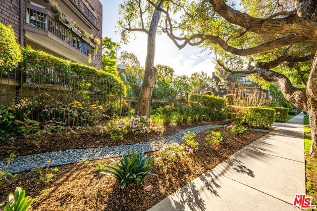 950 N Kings Road 160, West Hollywood, CA 90069