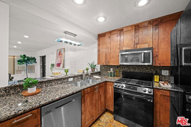 950 N Kings Road 160, West Hollywood, CA 90069