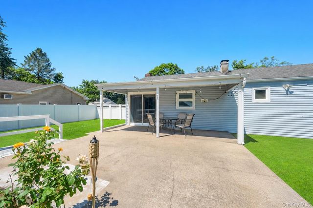 2815 Eagle Avenue, Medford, NY 11763