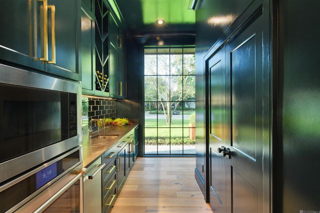 8721 W Fairway Dr, Baton Rouge, LA 70809