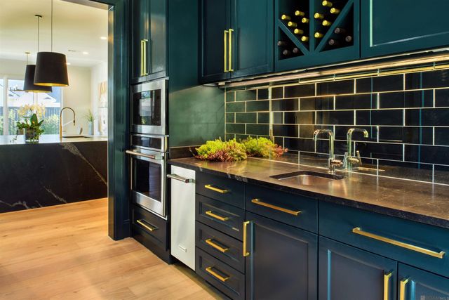 8721 W Fairway Dr, Baton Rouge, LA 70809