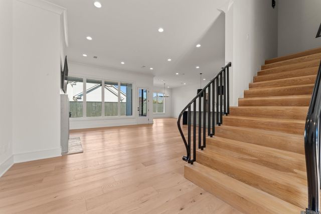 8721 W Fairway Dr, Baton Rouge, LA 70809